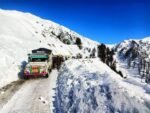 Fresh Snowfall Halts Traffic in Upper Areas of Kupwara