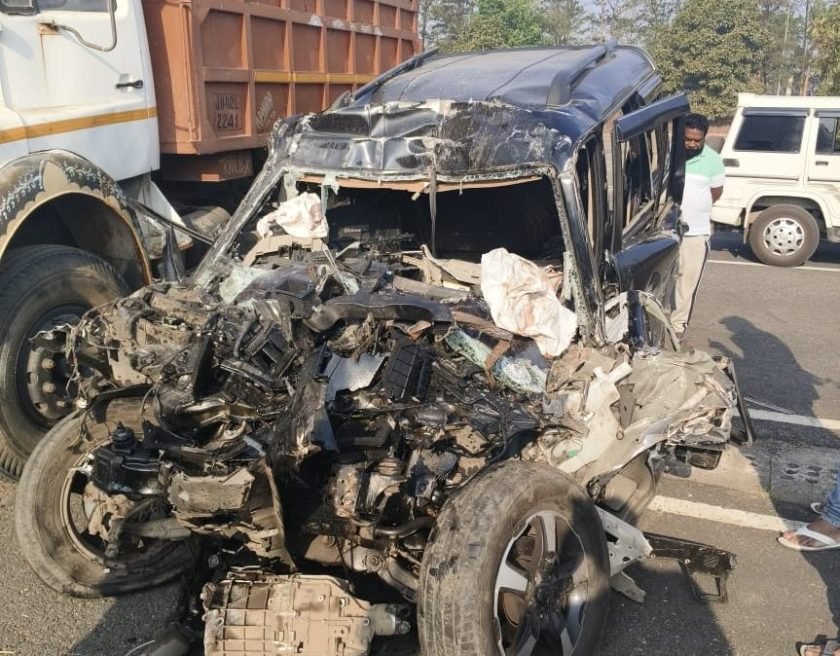 Three Dead, Four Injured in Scorpio-Truck Collision Near Ram Lakhan Singh College 5 Road Accident
