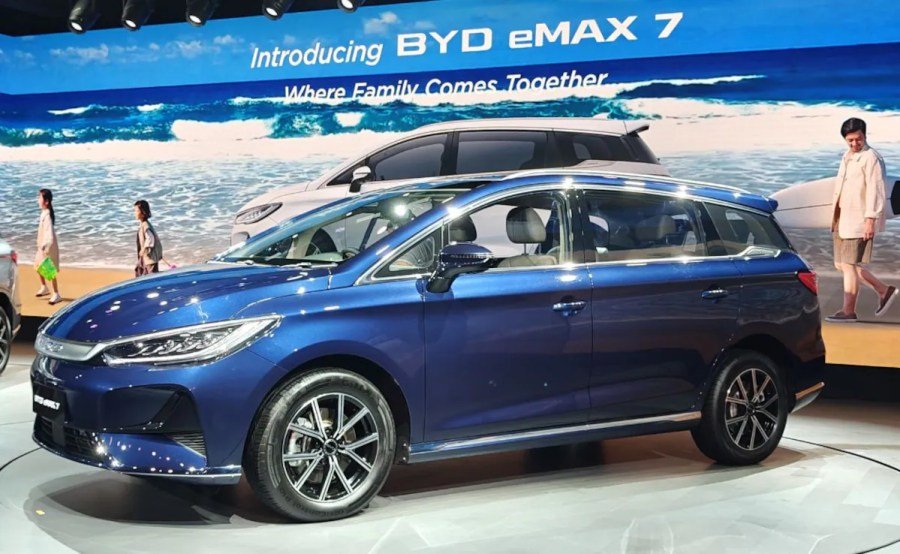 BYD eMAX 7: A Feature-Packed Entry-Level Electric MPV for Young Buyers – Price, Range, and Full Details 5 byd
