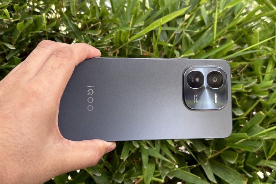 iQOO Z9x 5G Gets ₹6,000 Price Cut in India: AMOLED Display, Dimensity 7300 & 50MP Camera Now at Just ₹21,999 5 iQOO Z9x 5G