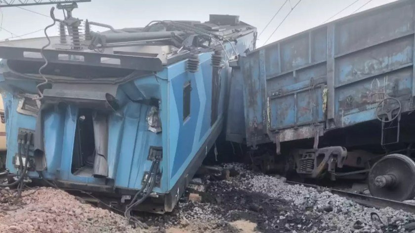 Two Freight Trains Crash in Sahibganj