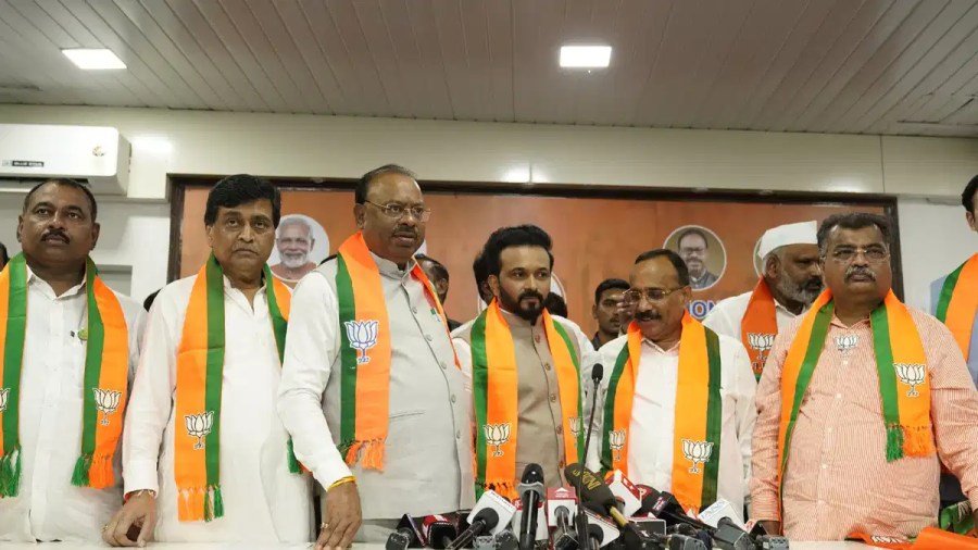 Kedar Jadhav Joins BJP 