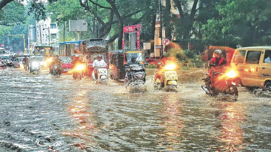 Monsoon Alert: IMD Warns of Extreme Rain, Hailstorms & Heatwave in Multiple States Over Next 48 Hours 5 heavy rains, hailstorms, and thunderstorms