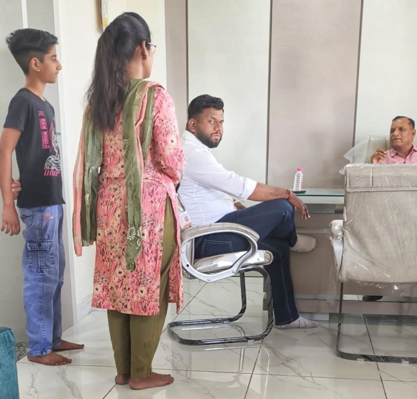 Shree Ekalingnath Seva Sangathan Helps Two Children Return to School by Paying Fees, Sparks Joy for Grateful Mother 6 Shree Ekalingnath Seva Sangathan