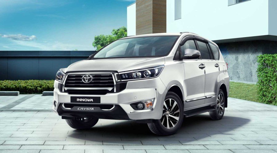 Toyota Innova Crysta 2025 Launches with Premium Features to Rival Mahindra XUV700 – Full Specs, Price & Performance Breakdown 5 Toyota Innova Crysta