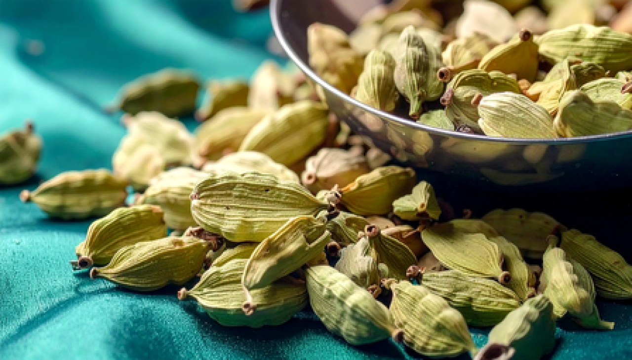 Cardamom: A Summer Remedy for Throat and Mouth Issues