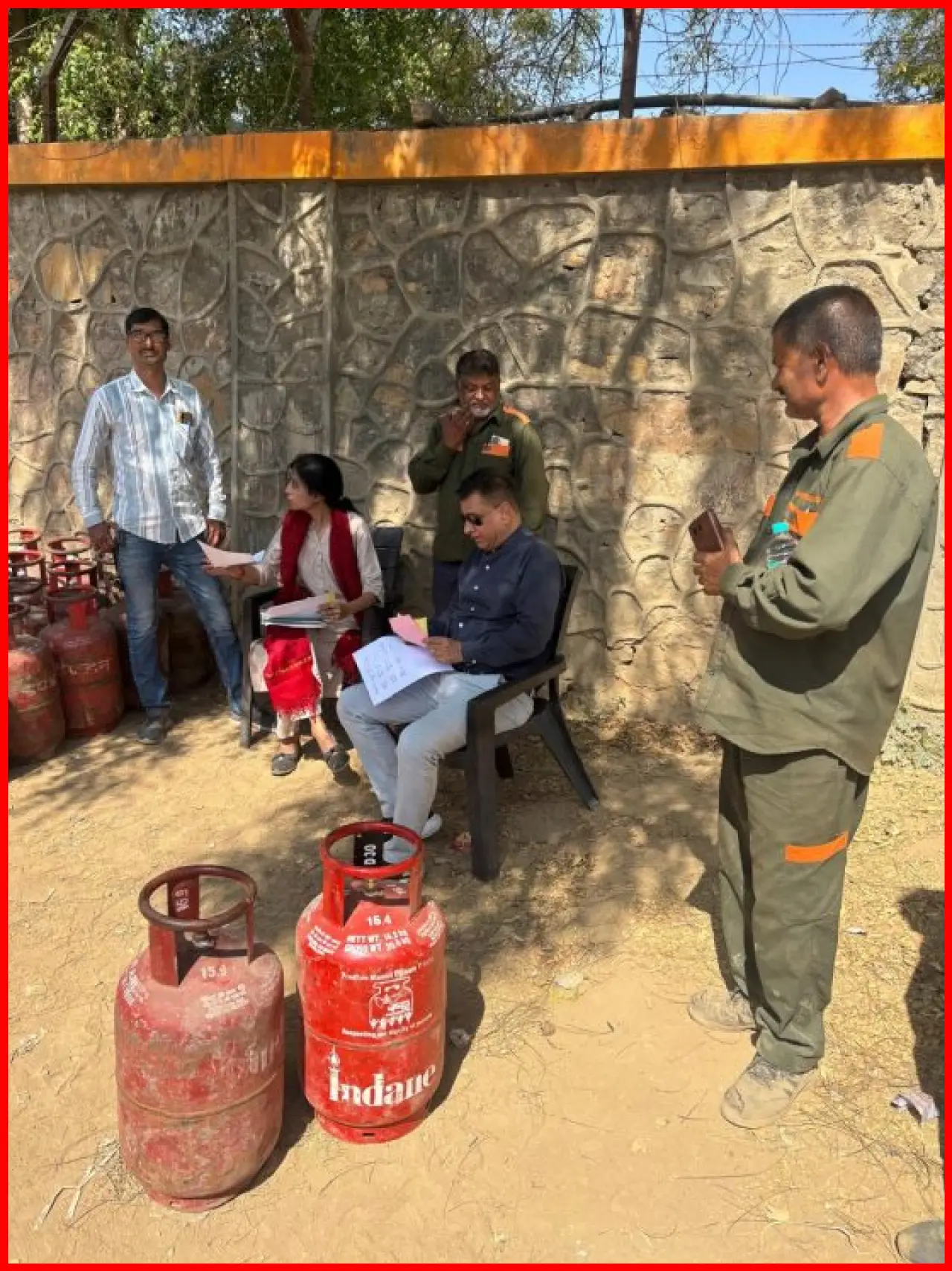 District Administration Cracks Down on Illegal Gas Refilling, Seizes 9 Cylinders