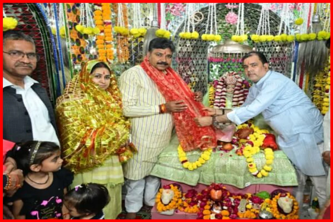 Leader Tika Ram Julie Celebrates Navratri at Karni Mata Temple, Urges Pilgrims to Prioritize Safety