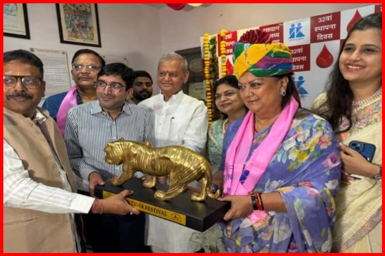 Former Chief Minister Vasundhara Raje Emphasizes the Vital Importance of Blood Donation Former Chief Minister Vasundhara Raje Emphasizes the Vital Importance of Blood Donation