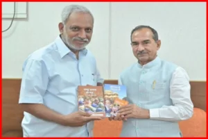BJP President Madan Rathore Presents Development Journey Booklets to Senior Journalist Shyam Sundar Sharma