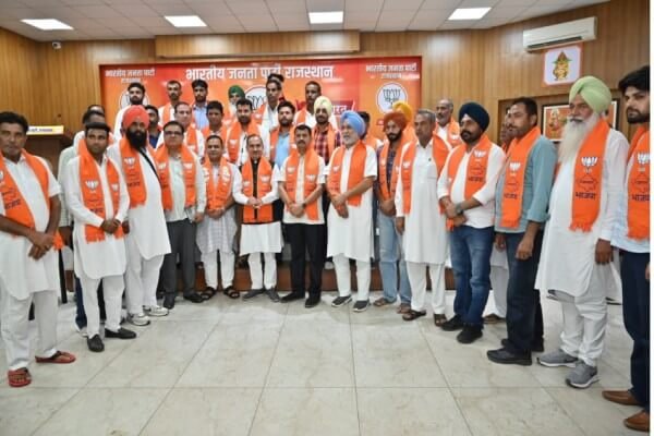 31 Farmers Join BJP in Jaipur, Strengthening Partys Base 31 Farmers Join BJP in Jaipur, Strengthening Partys Base