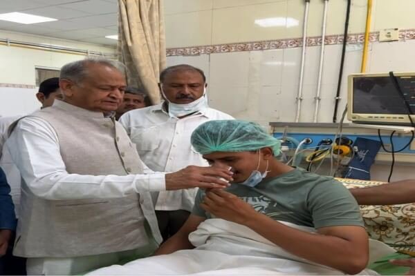 Ashok Gehlot Meets Student Leader Shubham Rewad Amid Ongoing Hunger Strike