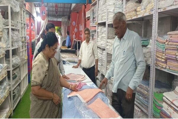 MP Manju Sharma Promotes Vocal for Local on National Handloom Day