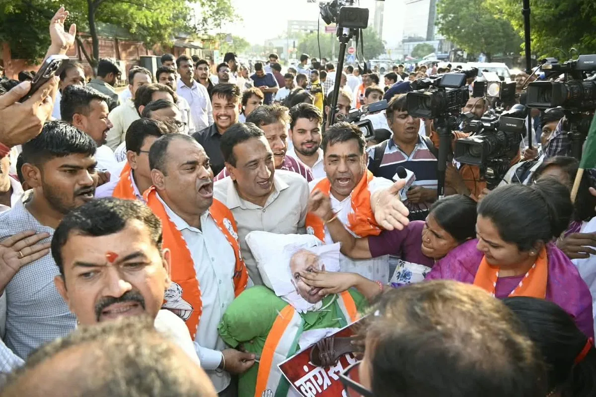 BJP Protests Against Kharges Comments in Jaipur, Effigy Burned