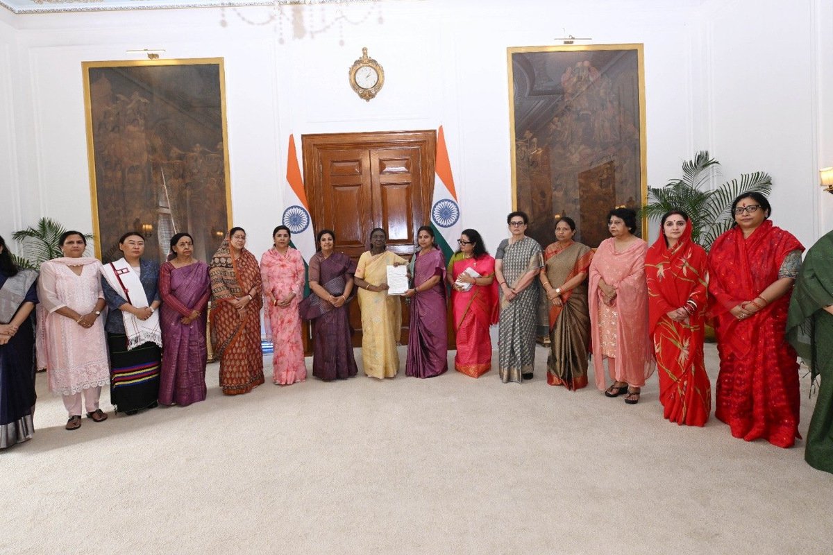 JNU Sexual Harassment Case: Women MPs Demand Justice for Students from President Murmu