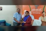 Professor Ramesh Kumar Rawat Meets MP Praveen Khandelwal in Delhi, Gifts Unique Rudraksha