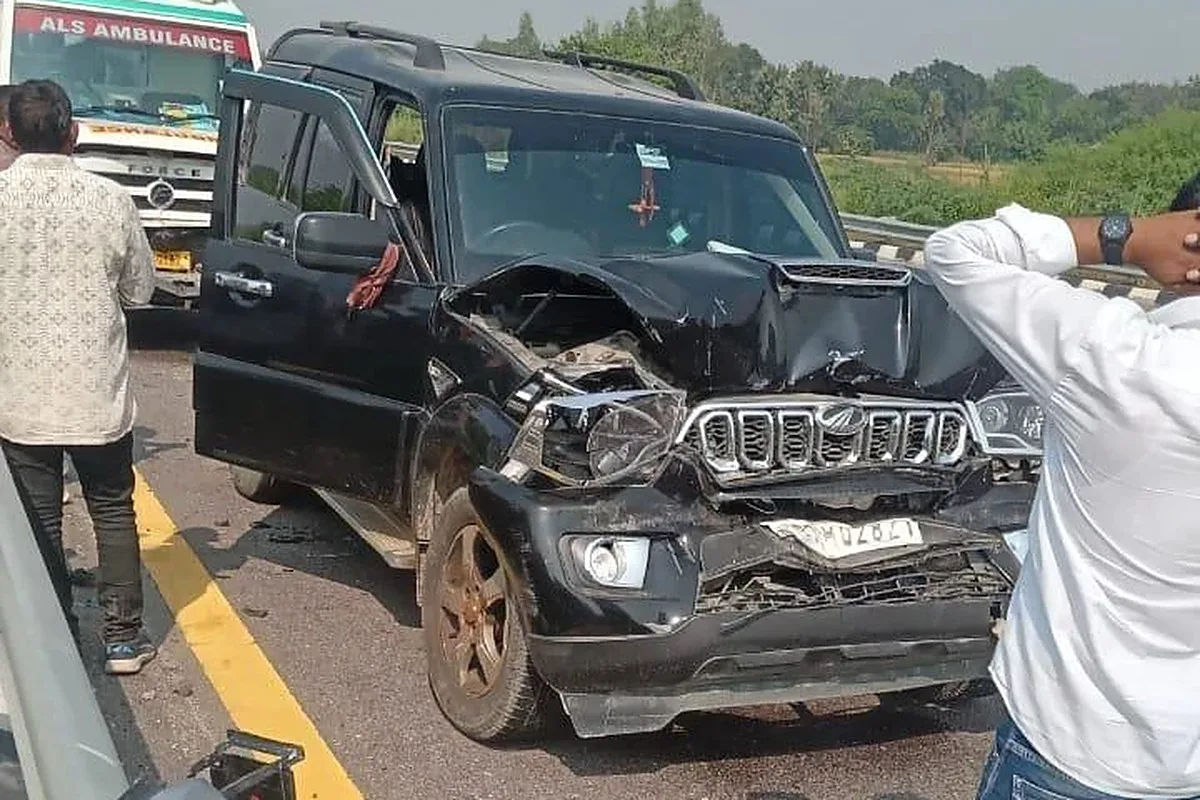 Rahul Gandhis Convoy Involved in Minor Accident on Purvanchal Expressway