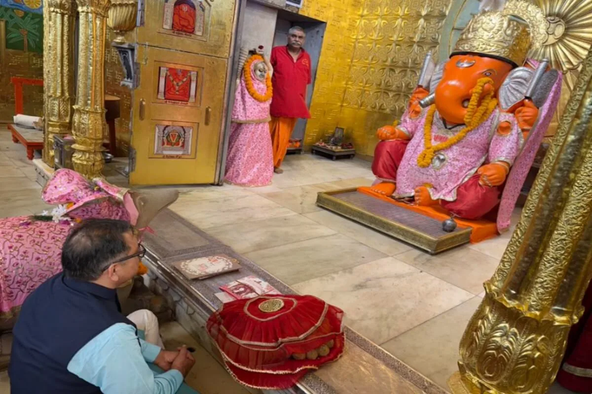 Satish Poonia Celebrates Birthday with Prayers at Ganesh Temple in Jaipur