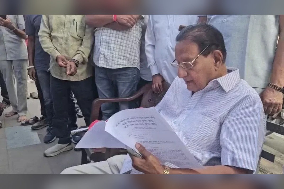 Support for JK Factory Workers Grows as Congress Leader Visits Protest Site