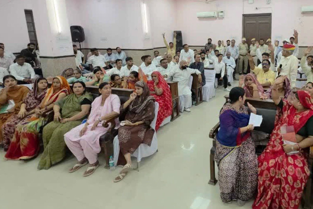 Turmoil at Bikaner Municipal Corporations First Meeting: National Anthem Controversy Sparks Heated Debate